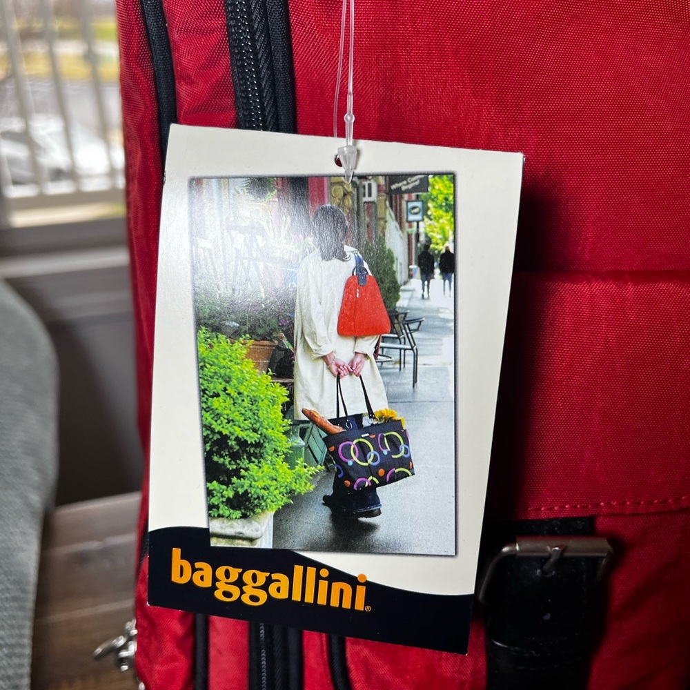 Baggallini NWT Daytripper Rolling Tote Carry-On Red Lightweight Nylon Suitcase - Picture 14 of 16